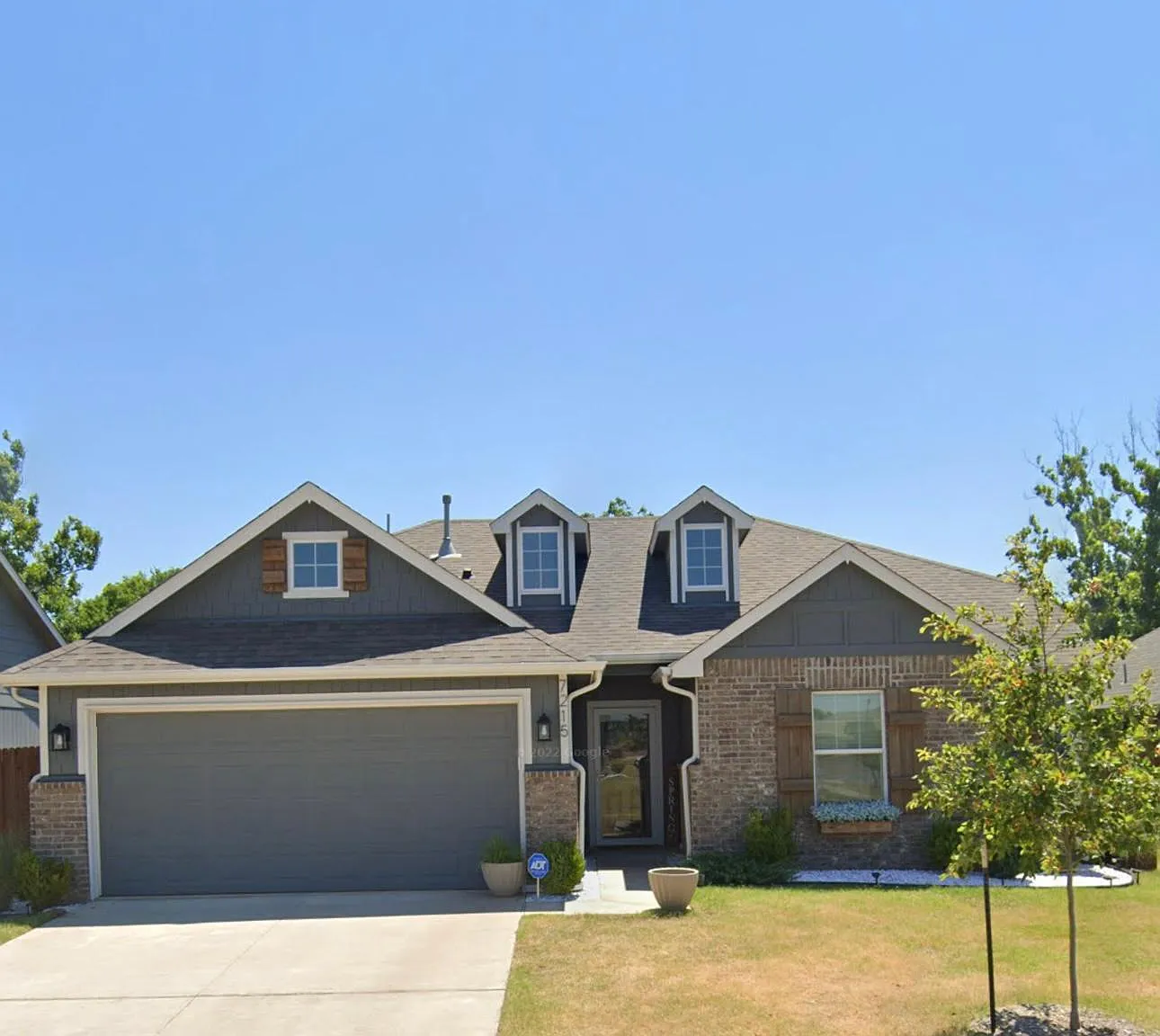 7215 S Joshua Ave — Photo 1