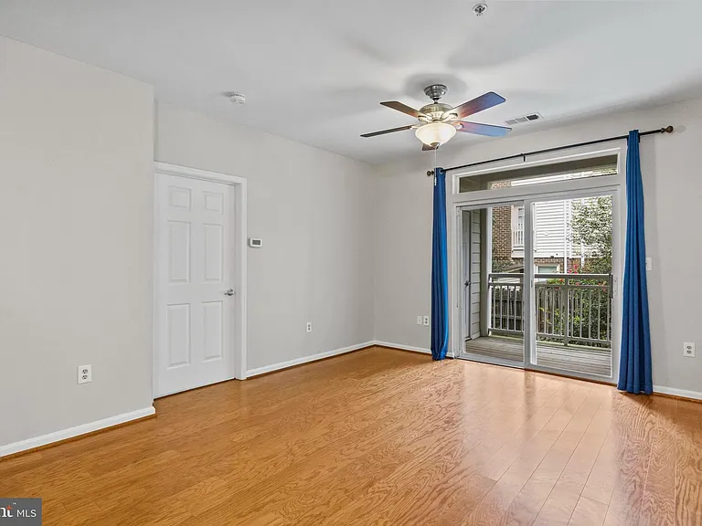 801 S Greenbrier St #215 — Photo 17
