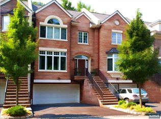 4 Candlewood Dr #4, Old Tappan, NJ 07675