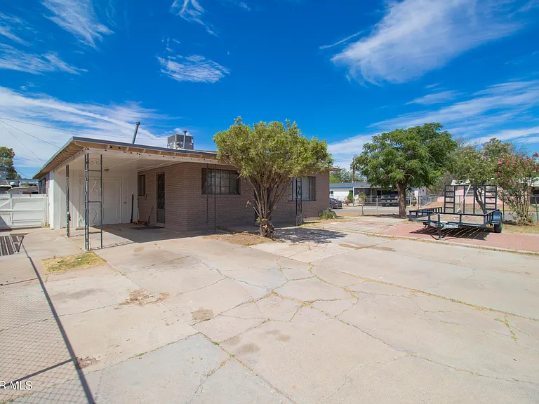 321 Walsh Ln — Photo 8