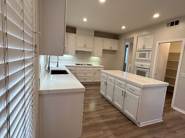 7572 Corona Valley Ave, Corona, CA
