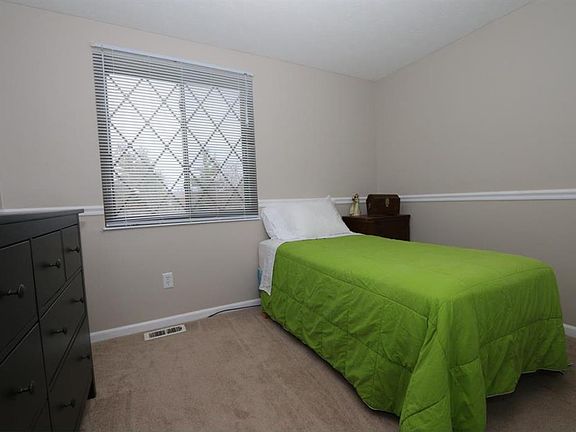 2nd image of 448 Dartmouth Cir