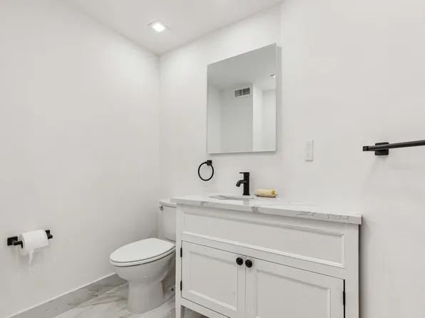 60 Sutton Place South image 10 of 15