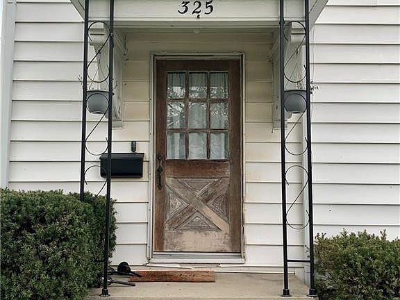 2nd image of 325 E Mulberry St