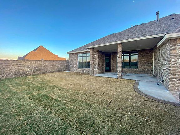 2nd image of 1006 Silverton Dr