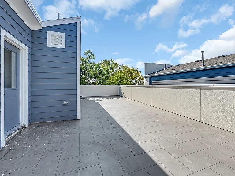 715 Service St #B — Photo 27