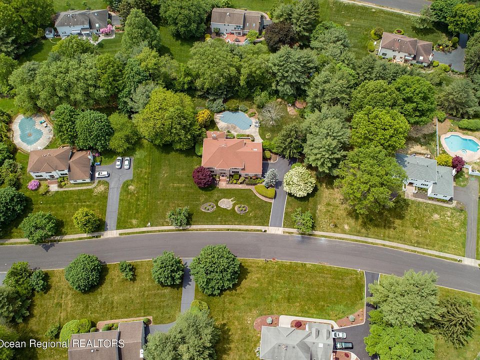 8 Country Squire Lane, Holmdel, NJ 07733 Zillow