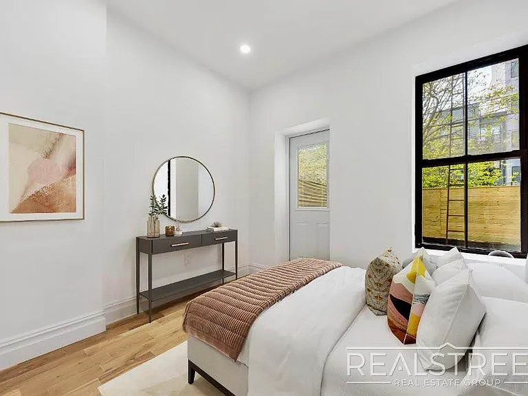310 Linden St #1 — Photo 11