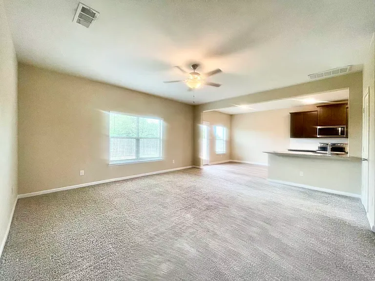 1702 Sandalwood Way — Photo 3