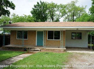 311 W 11th St, Georgetown, TX 78626