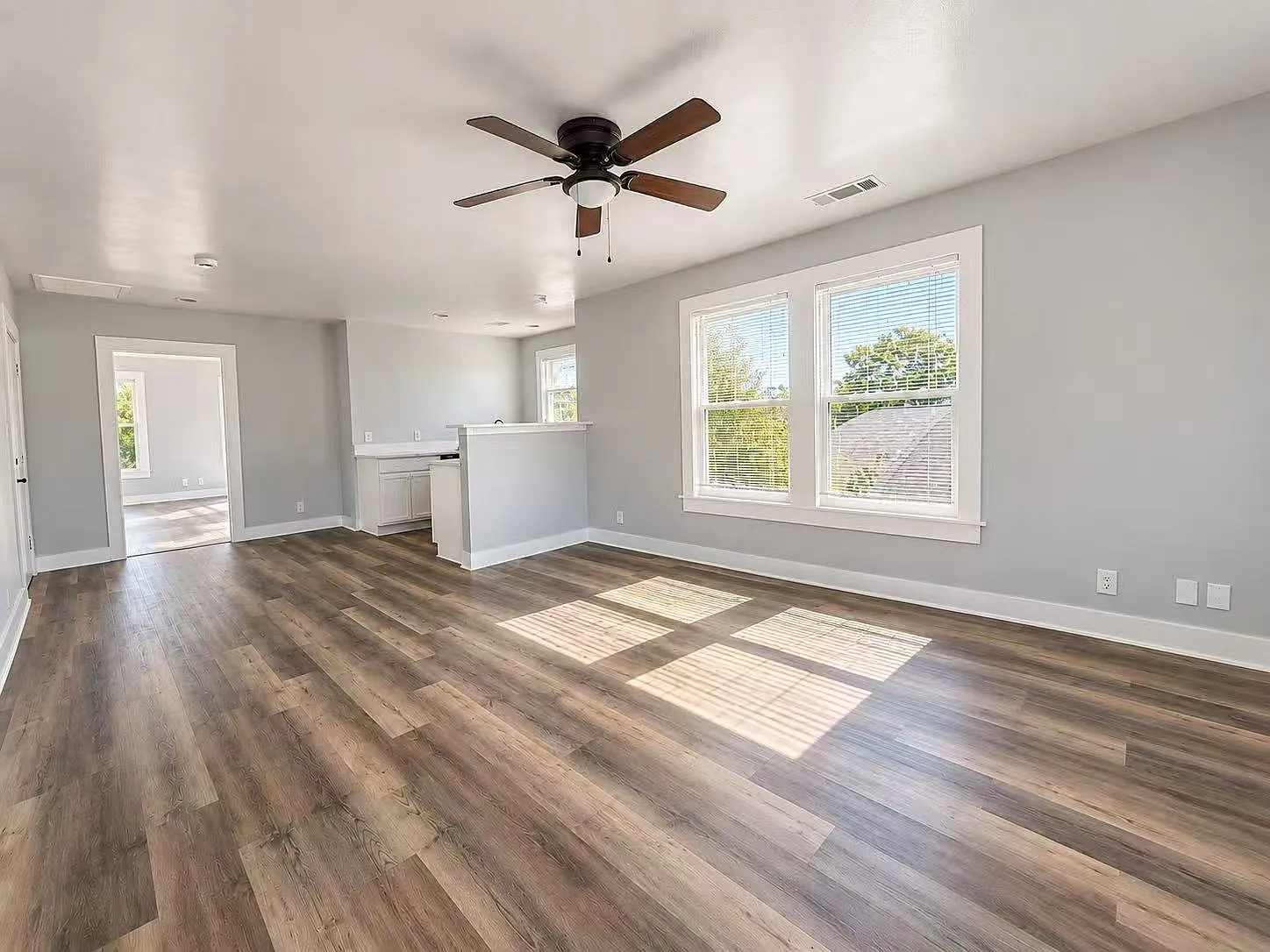 1 bed, 900 sqft, $1,200 — Photo 4