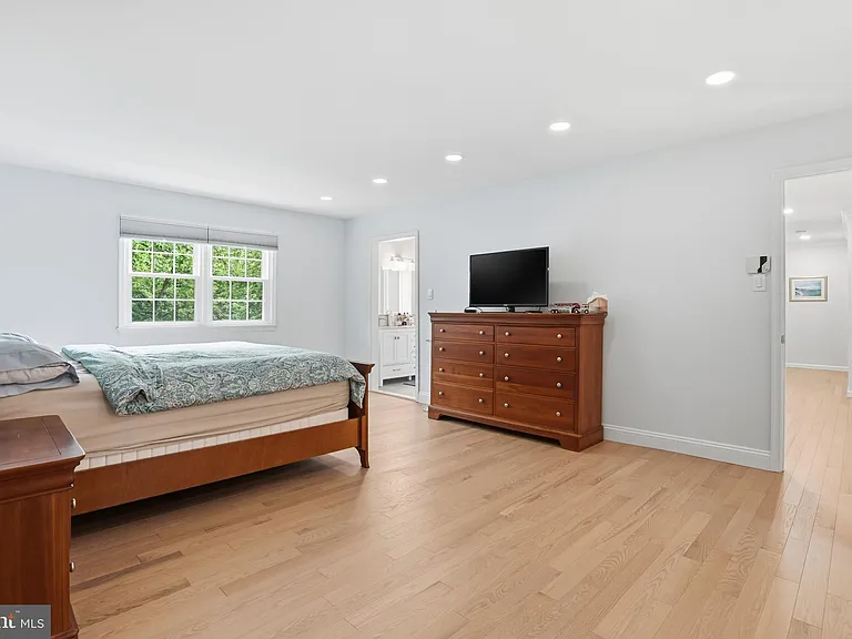 1316 Heller Dr — Photo 35
