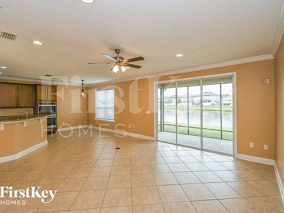 4th image of 834 Glendale Ln