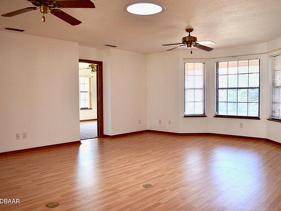 4th image of 105 Megan Ct