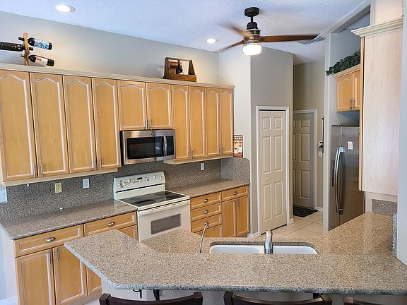 Open breakfast bar