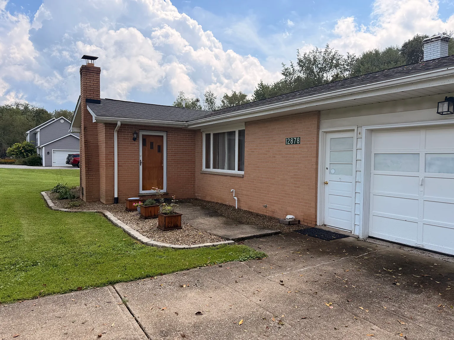 2 bed, 1500 sqft, $1,300 — Photo 2