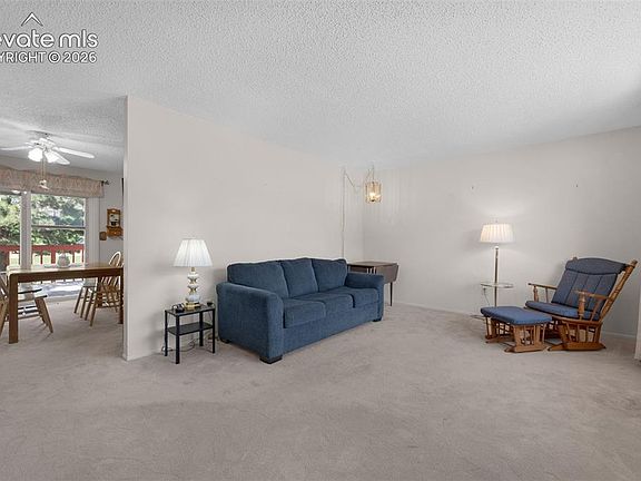 4th image of 1192 Applewood Dr