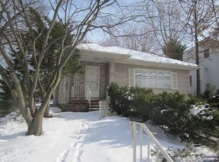 16-09 11th St, Fair Lawn, NJ 07410
