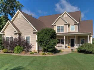 1087 White Rose Cir, Wadsworth, OH 44281