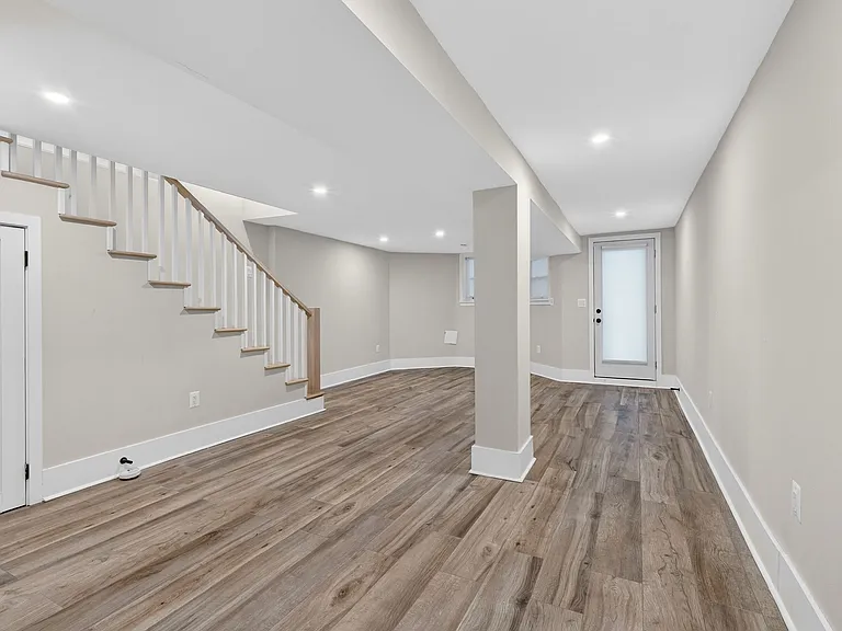 32 Adams St NW — Photo 45