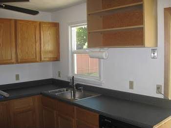 5th image of 4615 N Windsor Dr