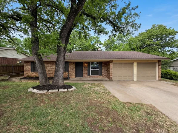 1023 N Lucas Dr, Grapevine, TX 76051