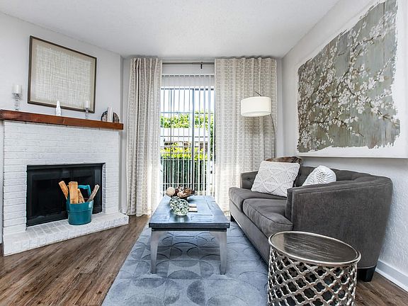 5th image of 220 Knolls Pl #403