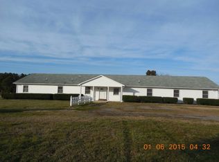 6520 Dry Bread Rd, Lawrenceville, VA 23868