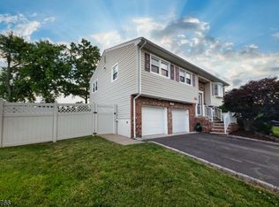 174 Winding Rd, Iselin, NJ 08830