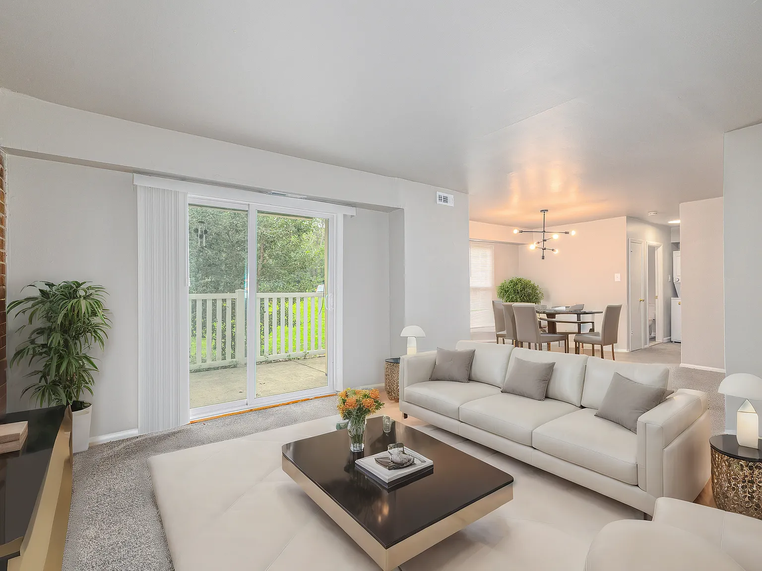Edgewater Manor — Photo 3
