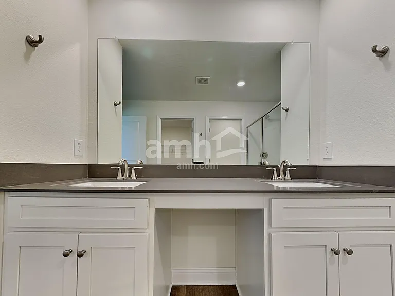 1028 Grafton Ridge Dr — Photo 16