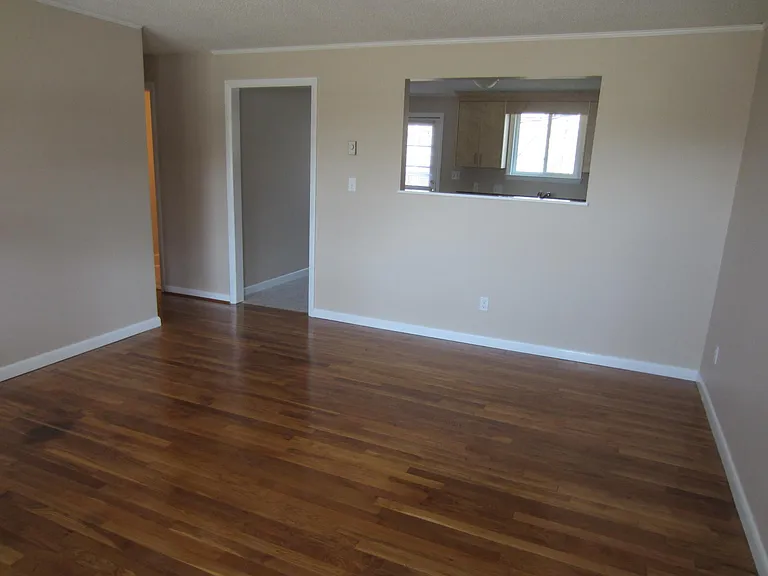 4210 N Center St — Photo 5