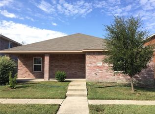 1941 Cross Oaks Dr, Lancaster, TX 75146