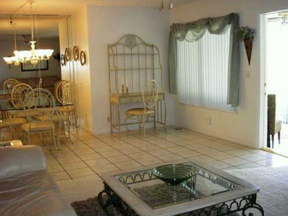 3rd image of 106 Lake Pine Cir APT A-1