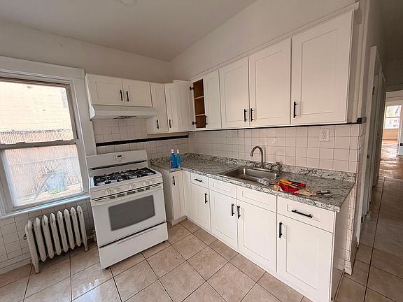 4th image of 475 Valley Rd Floor 1