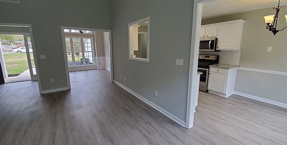 2nd image of 4660 Beaver Rd