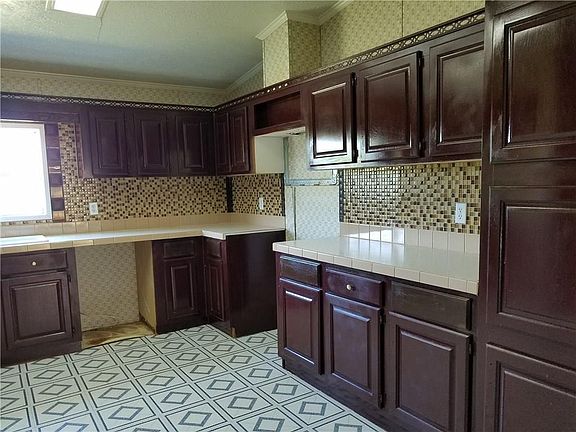 5th image of 3400 Eastern Valley Dr