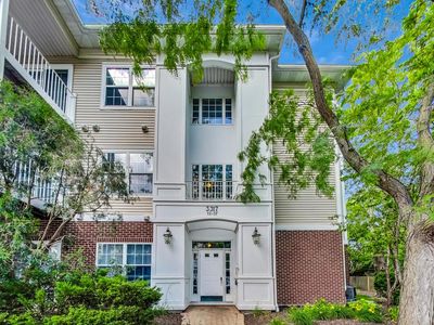 3317 Stratford Ct UNIT 2D, Lake Bluff, IL, 60044