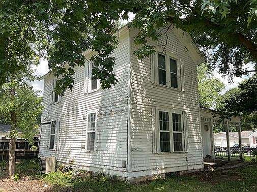 2nd image of 301 S Mill St