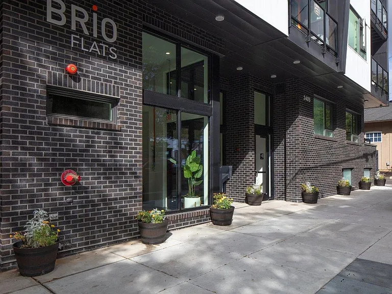 Brio Flats — Photo 27