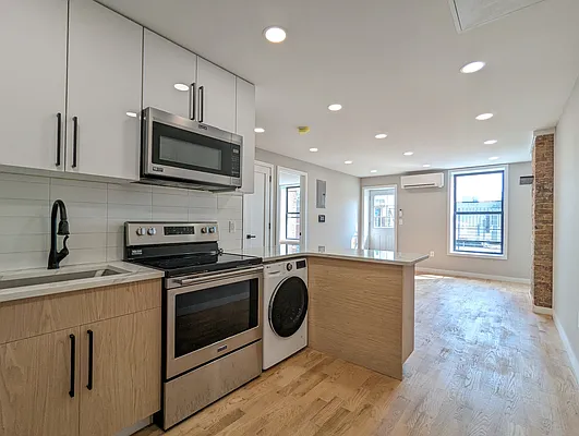 Rented by MySpaceNYC | media 10