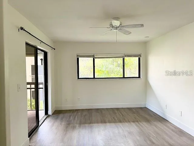 2 bed, 1054 sqft, $2,300 — Photo 2
