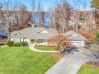 677 Park Way Ave, Moneta, VA, 24121