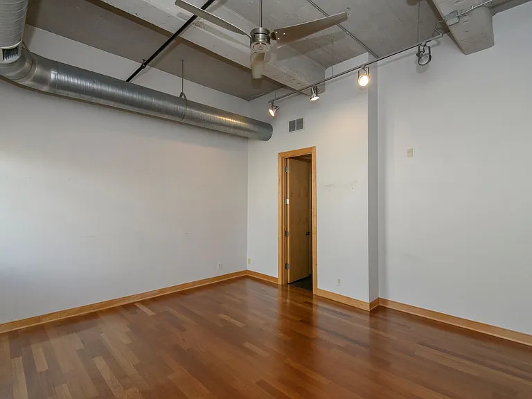 239 E Chicago St #307 — Photo 12