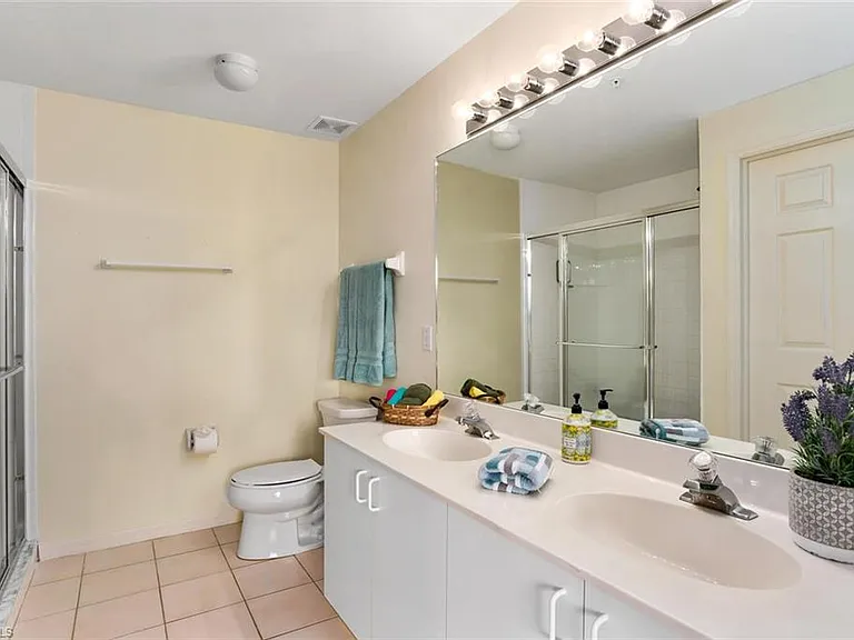519 Roma Ct #306 — Photo 10