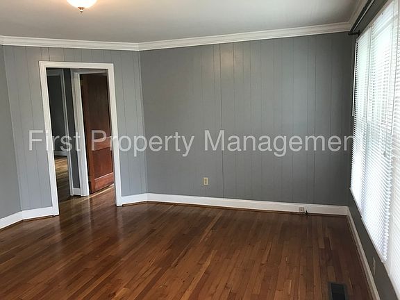 3rd image of 4409 Dayton Blvd
