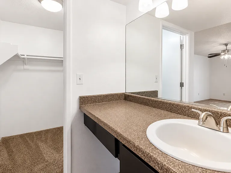 Rio Cancion Apartments — Photo 67
