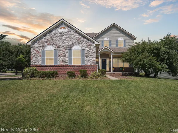 5190 Blue Spruce Dr, Ypsilanti, MI 48197