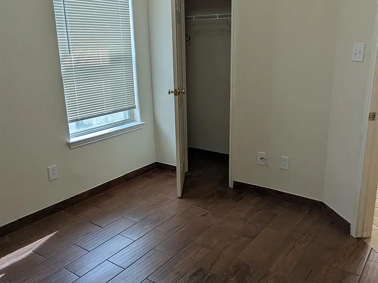 4035 Cary Creek Dr — Photo 10