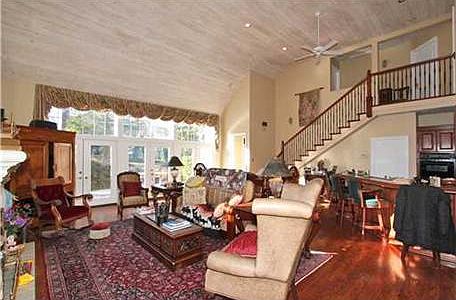 4th image of 1176 Voltaire Dr